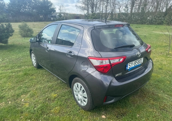 Toyota Yaris cena 52500 przebieg: 13636, rok produkcji 2020 z Świecie małe 46